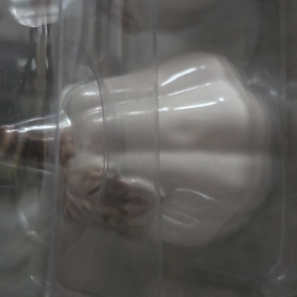 LINDEN STREET BRAND PUMPKIN SALT AND PEPPER SHAKERS - Picture 5 of 16